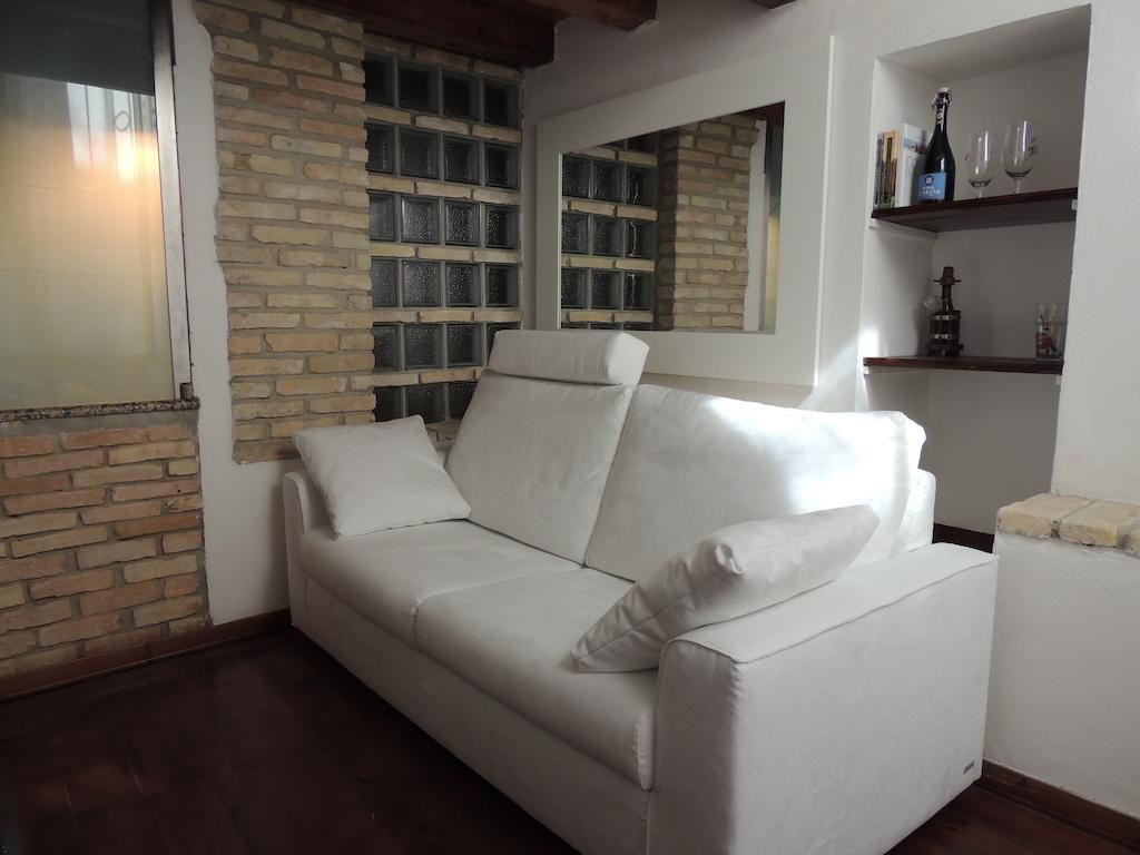 Suite Dreams Cagliari Loft Δωμάτιο φωτογραφία