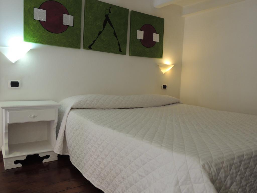 Suite Dreams Cagliari Loft Δωμάτιο φωτογραφία